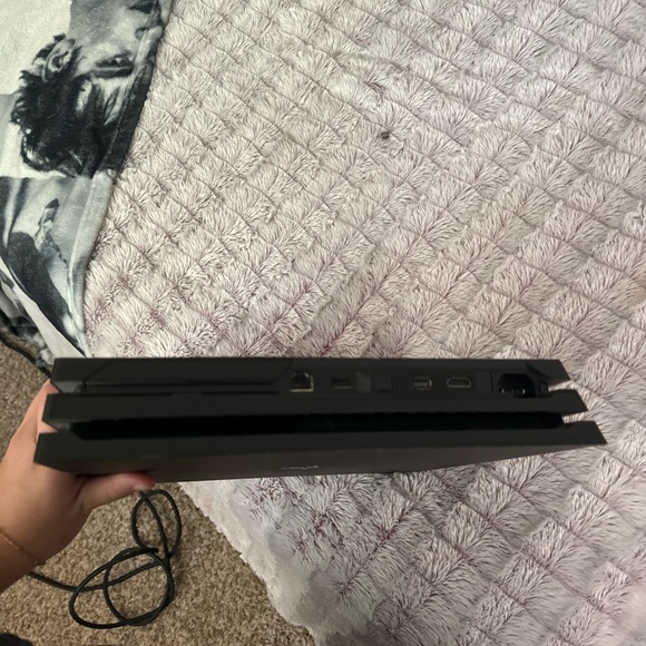 PS4 Gaming Console - Picture 15 of 15